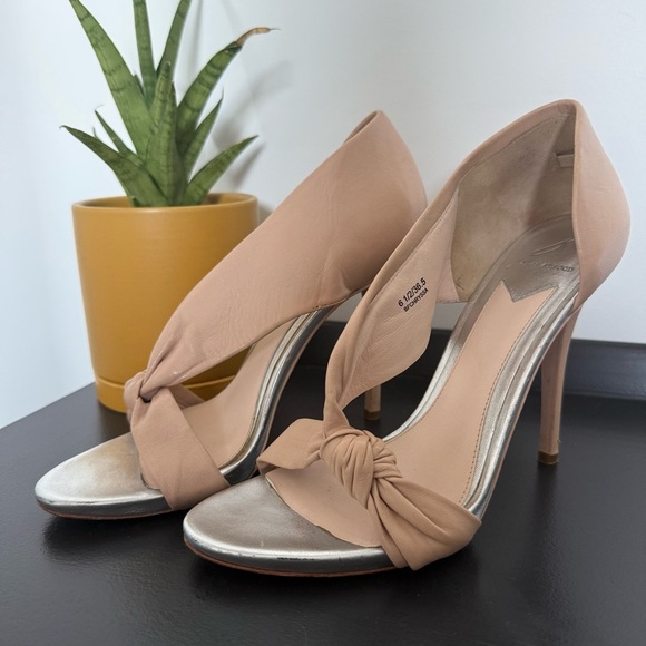 Brian Atwood nude & silver knotted Chryssa leather heels - size 36.5 (US 6.5) - Picture 3 of 6